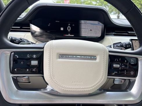 Used 2025 Land Rover Range Rover Long Wheelbase Autobiography AWD/4WD image 34