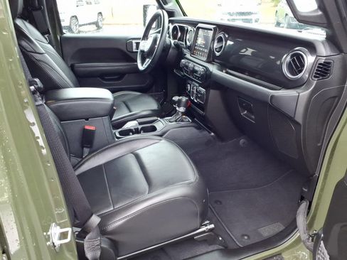 Used 2021 Jeep Wrangler Unlimited Sahara AWD/4WD image 21