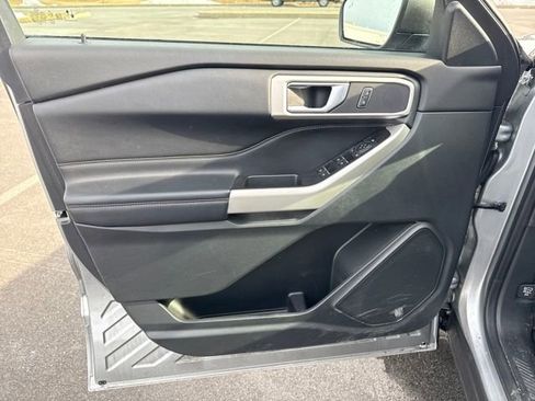 Used 2021 Ford Explorer XLT w/ Equipment Group 202A image 24