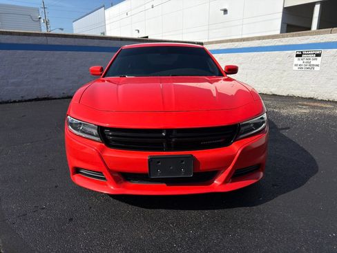Used 2019 Dodge Charger SXT RWD image 8