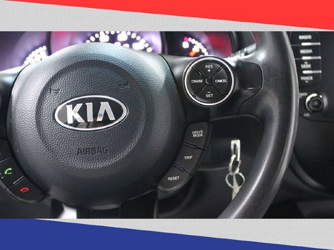 Used 2019 Kia Soul + image 17