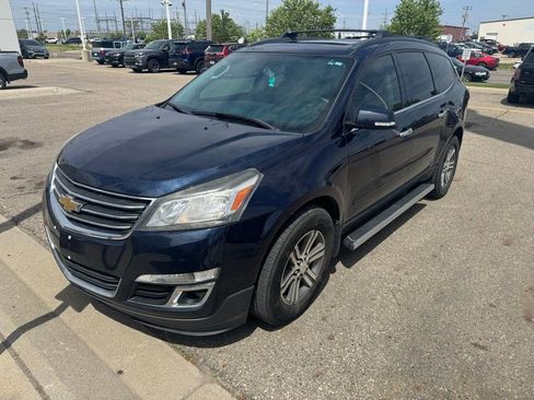 Used 2016 Chevrolet Traverse LT w/ LPO, 'HIT The Road' Package FWD image 8