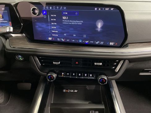 Used 2025 Chevrolet Tahoe Premier image 23