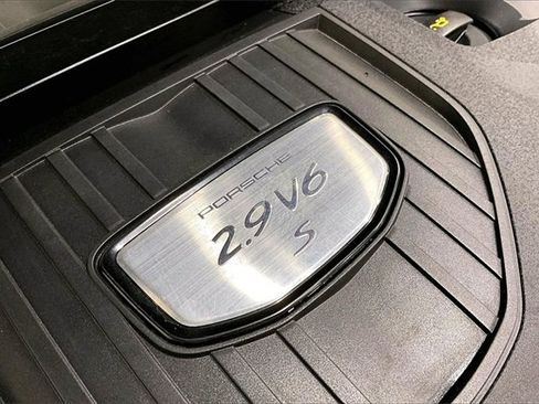 Used 2020 Porsche Panamera 4S image 33