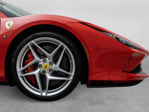 Used 2021 Ferrari F8 Tributo RWD image 9