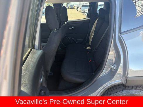 Used 2019 Jeep Renegade Latitude FWD image 25