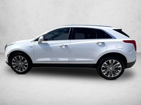 Used 2017 Cadillac XT5 Premium Luxury w/ Driver Assist Package FWD image 6