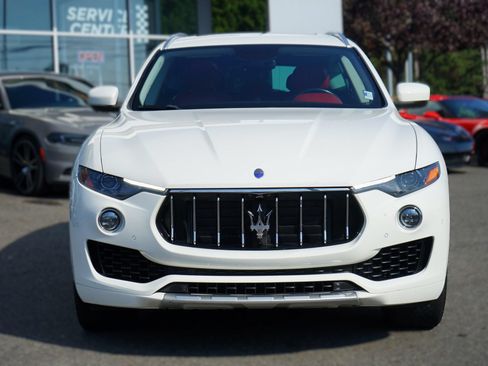 Used 2017 Maserati Levante w/ Luxury Package AWD/4WD image 9