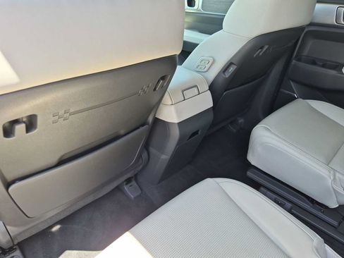 Used 2025 Hyundai Santa Fe Calligraphy FWD image 18