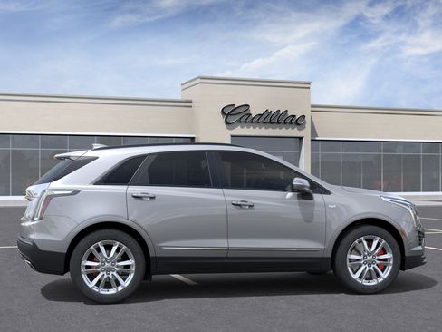 New 2026 Cadillac XT5 Sportv w/ LPO, Floor Liner Package AWD/4WD image 5