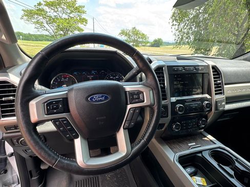 Used 2018 Ford F250 Lariat w/ Lariat Ultimate Package AWD/4WD image 11