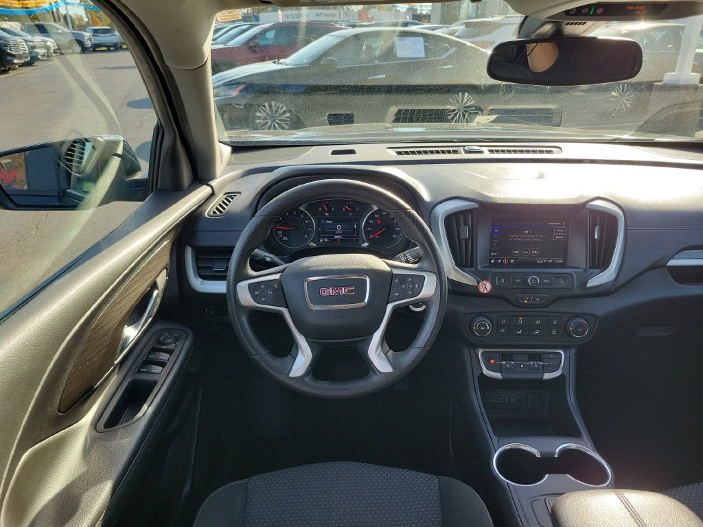 Used 2024 GMC Terrain SLE FWD image 15