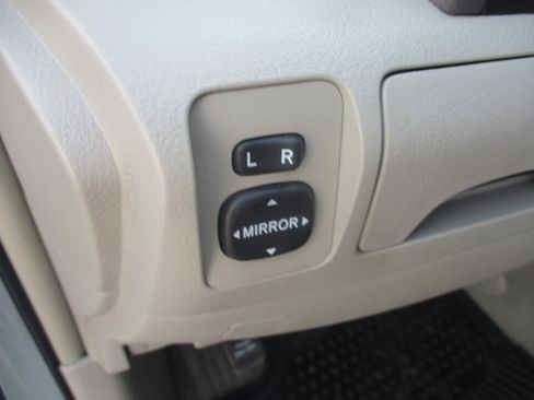 Used 2007 Toyota Camry LE FWD image 25