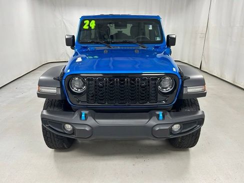 Used 2024 Jeep Wrangler Unlimited AWD/4WD image 3