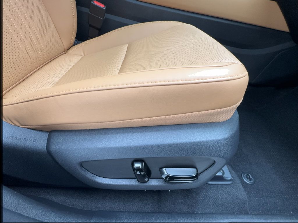 Used 2025 Lexus NX 250 FWD w/ Towing Package (2000 Lbs) image 34