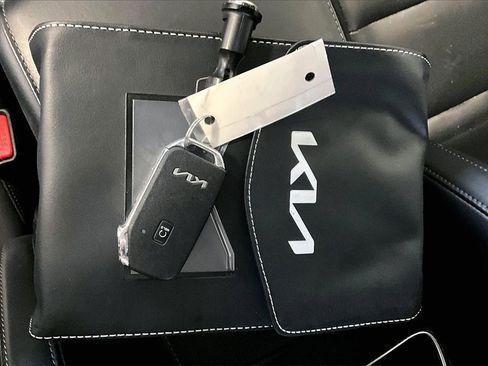 Used 2022 Kia Telluride EX image 27