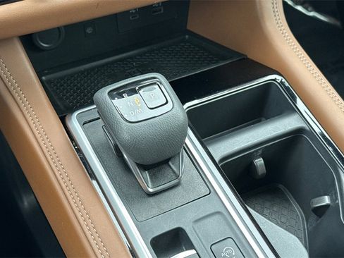 Used 2024 Nissan Pathfinder Platinum w/ Cargo Package image 21