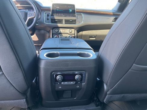 Used 2024 Chevrolet Suburban High Country image 40