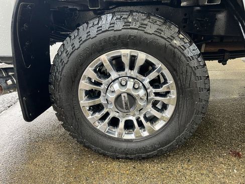 Used 2022 Ford F350 XLT w/ XLT Premium Package image 19