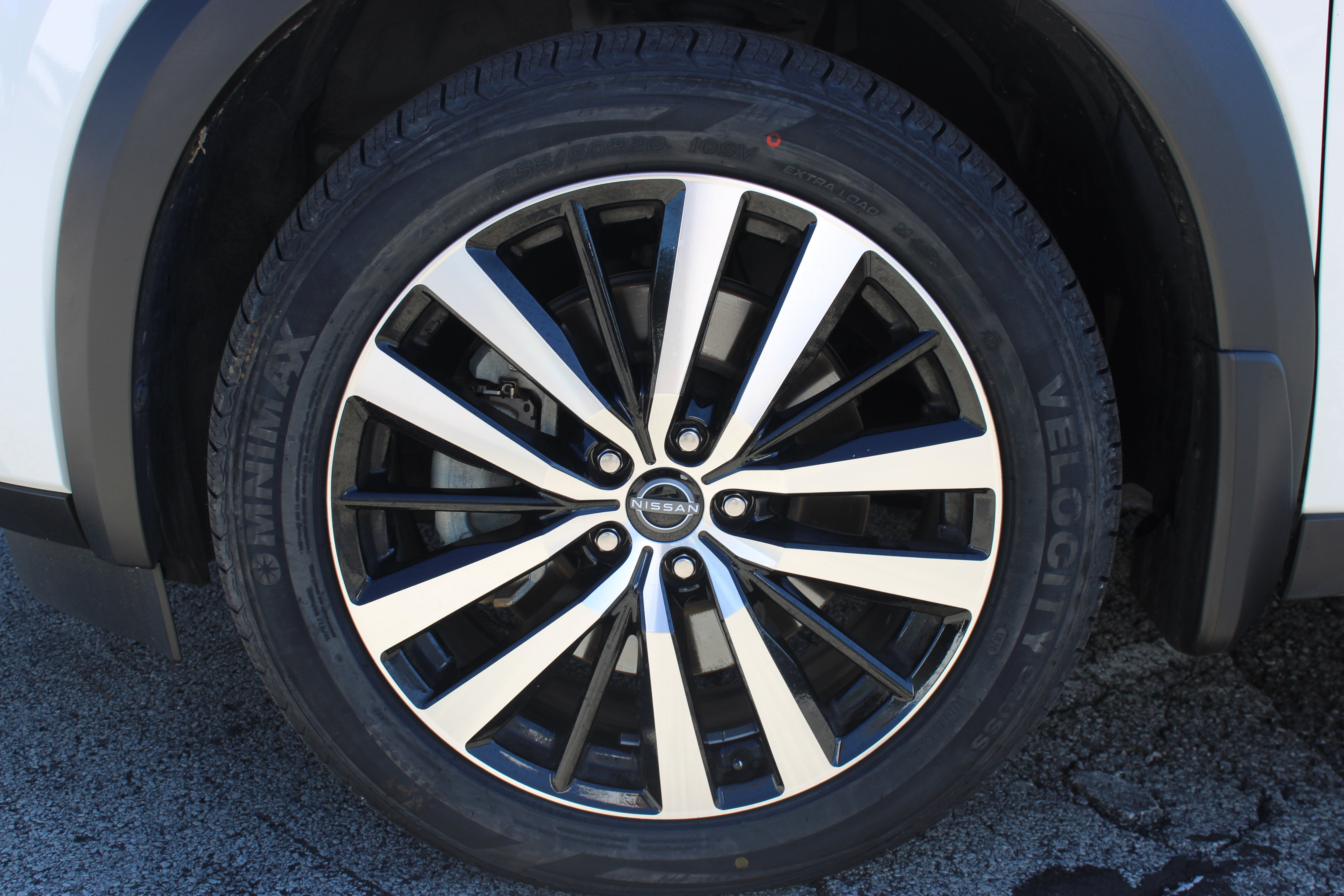 Certified 2024 Nissan Pathfinder Platinum AWD/4WD image 38
