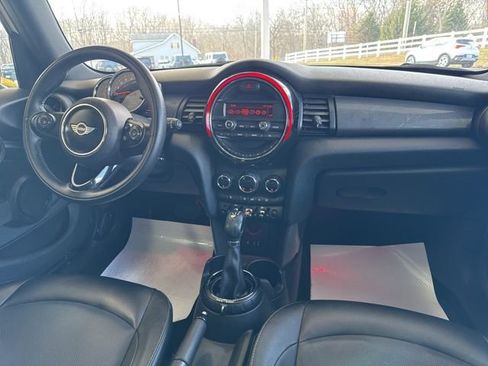 Used 2016 MINI Cooper 4-Door Hardtop image 24