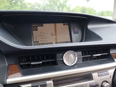 Used 2015 Lexus ES 350 w/ Luxury Package FWD image 23