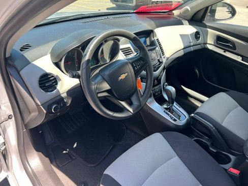 Used 2015 Chevrolet Cruze LS FWD image 6