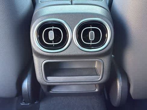 Used 2026 Mercedes-Benz GLC 300 4MATIC image 29