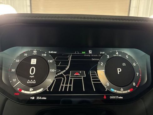 Used 2025 Land Rover Range Rover SE AWD/4WD image 16