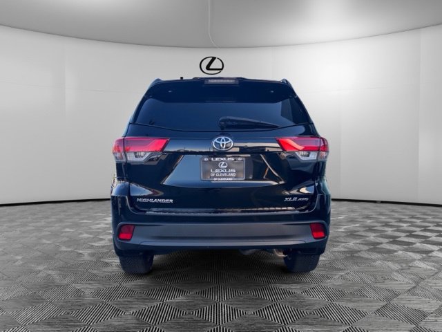 Used 2019 Toyota Highlander XLE AWD/4WD image 6
