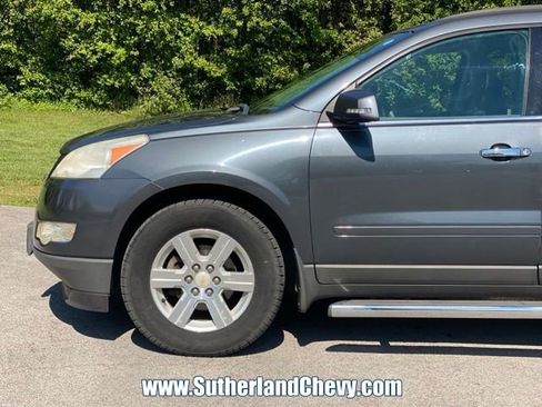 Used 2011 Chevrolet Traverse LT w/ Personal Connectivity Package FWD image 10