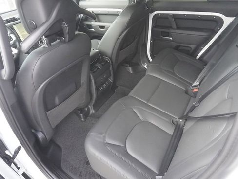 New 2026 Land Rover Defender 110 X-Dynamic SE image 29