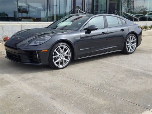 New 2024 Porsche Panamera 4 image 1
