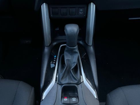 Used 2025 Toyota Corolla Cross LE image 23