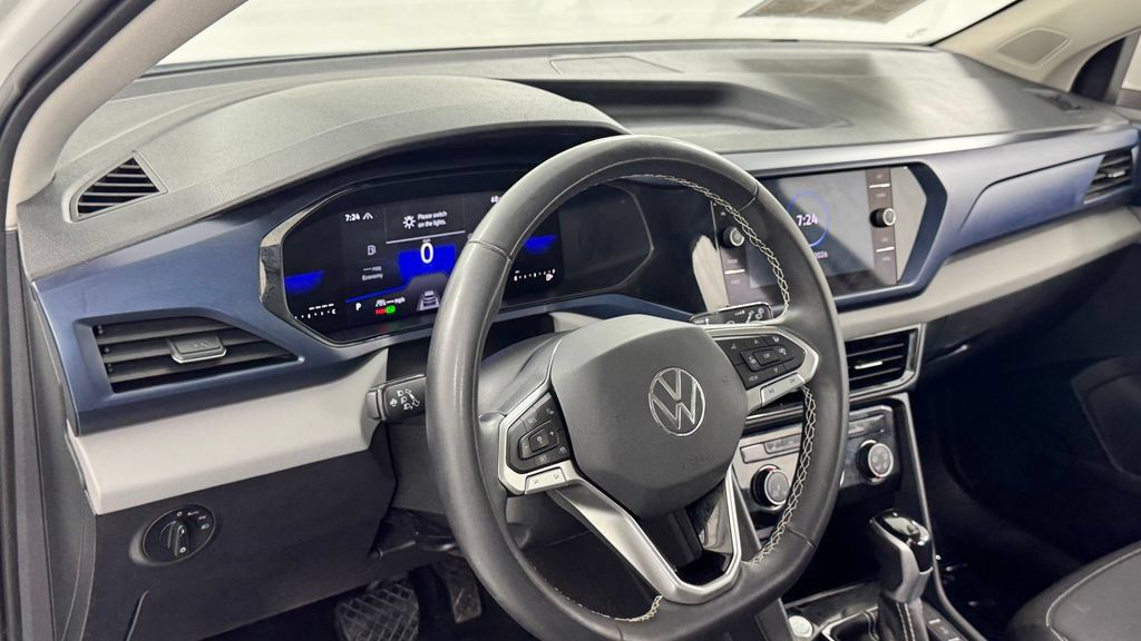 Used 2023 Volkswagen Taos SE AWD/4WD image 36