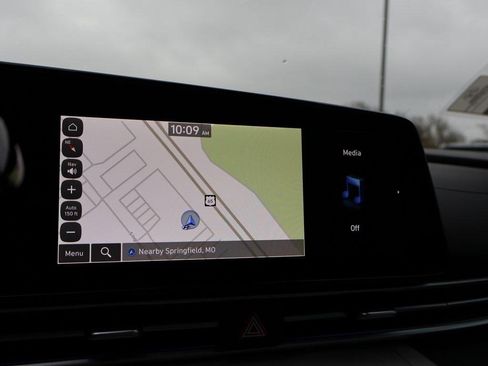 New 2025 Hyundai Elantra Limited image 36