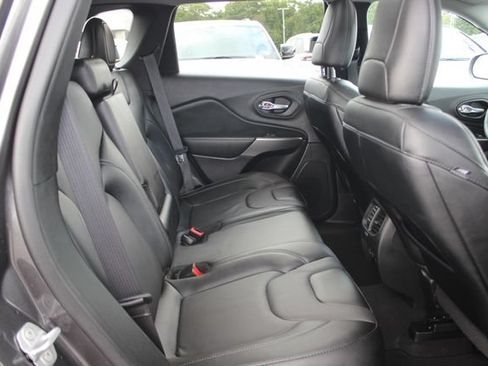 Used 2022 Jeep Cherokee Limited AWD/4WD image 31