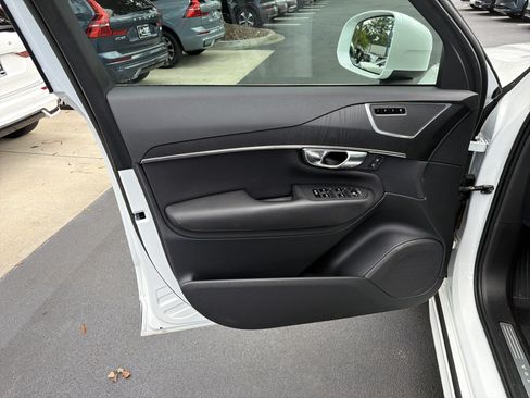 Used 2020 Volvo XC90 T6 Momentum w/ Protection Package Premier AWD/4WD image 14