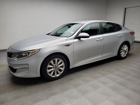 Used 2017 Kia Optima LX FWD image 2