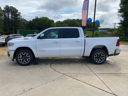 Used 2026 RAM 1500 Laramie AWD/4WD image 3