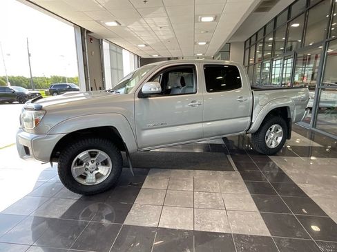 Used 2013 Toyota Tacoma 4x4 Double Cab w/ TRD Sport Pkg image 3
