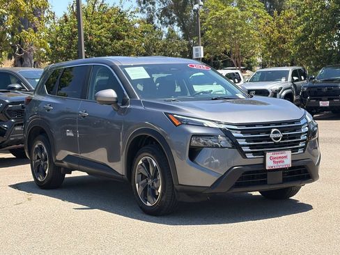 Used 2025 Nissan Rogue SV FWD image 44