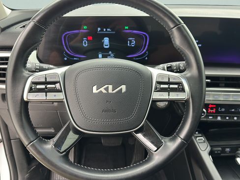 Used 2025 Kia Telluride S AWD/4WD image 16