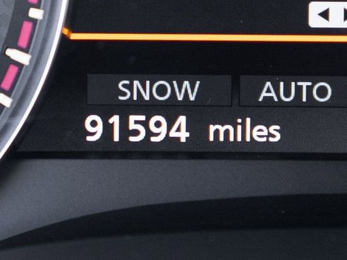 Used 2021 Nissan Armada SL w/ Captain's Chairs Package image 19