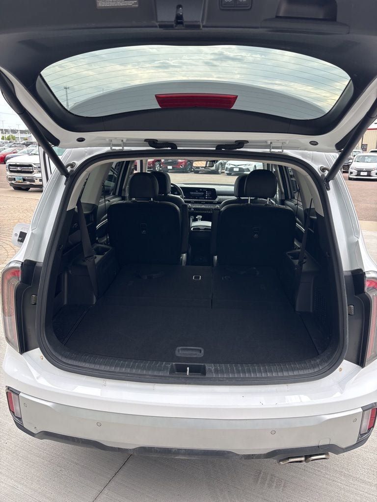 Used 2024 Kia Telluride EX w/ EX Captain's Chair Package AWD/4WD image 33