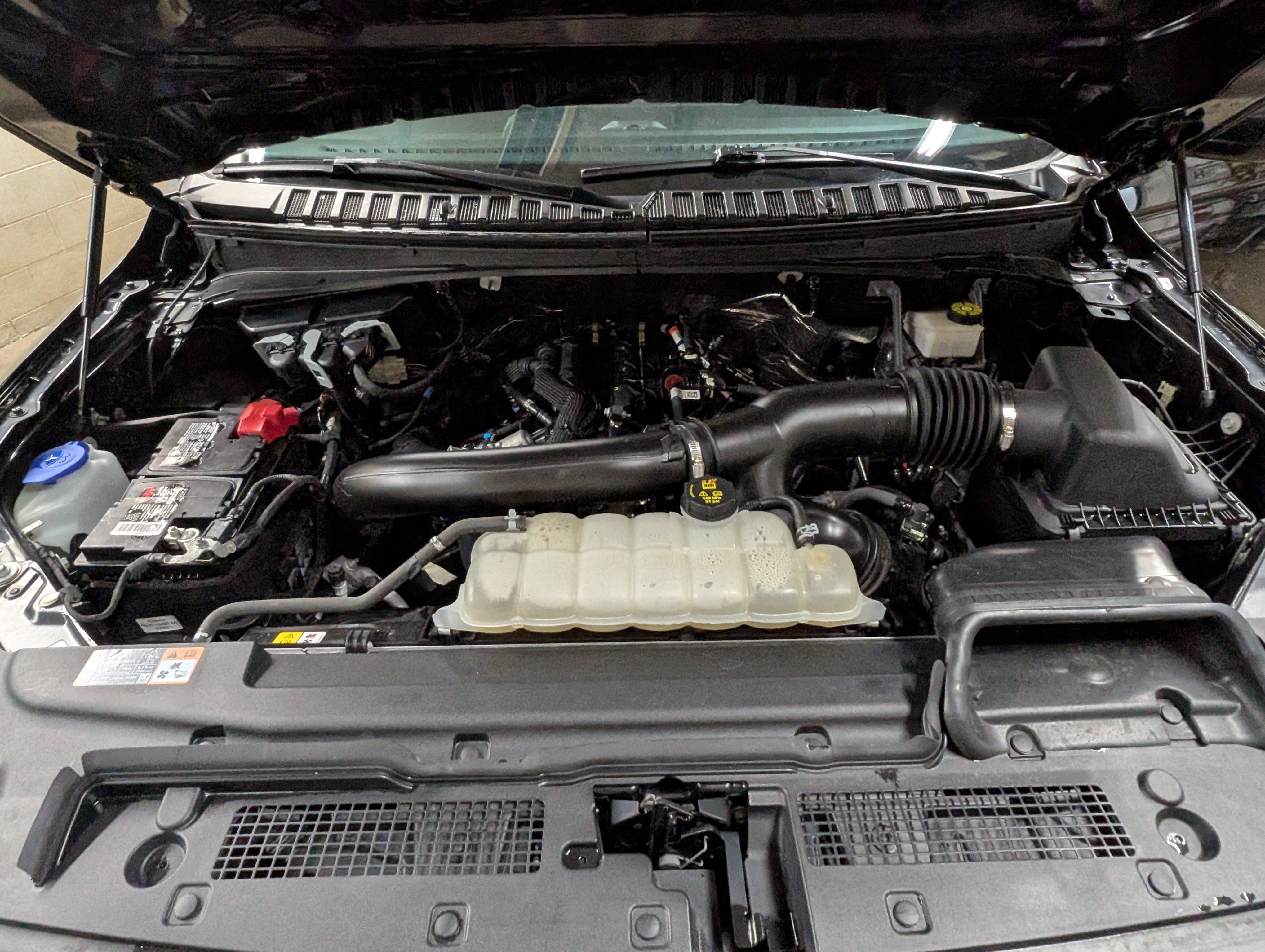 Used 2024 Ford Expedition Max XLT AWD/4WD image 4