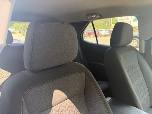 Used 2022 Chevrolet Equinox LT AWD/4WD image 29