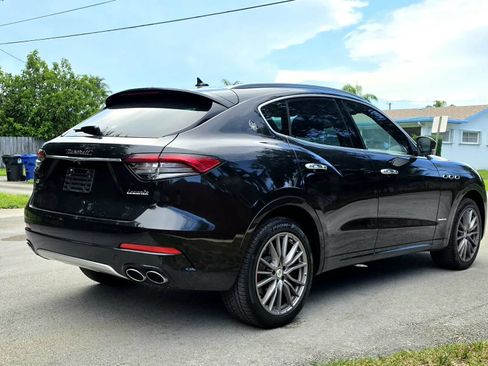 Used 2021 Maserati Levante GranLusso AWD/4WD image 12
