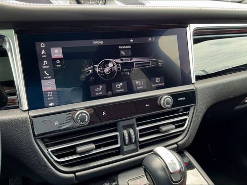 Used 2023 Porsche Macan AWD/4WD image 15