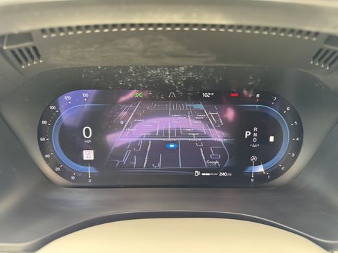 Used 2022 Volvo XC60 B5 Momentum image 16